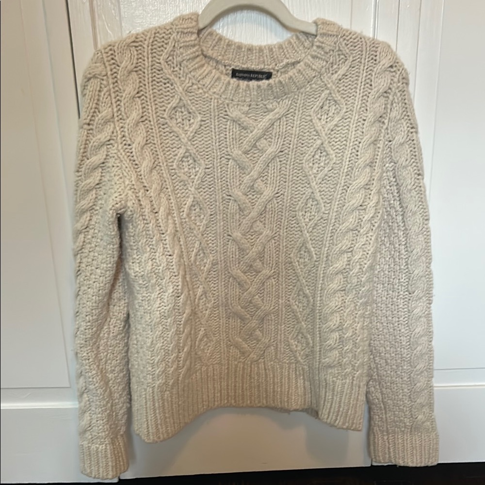 Banana Republic Cream Cable Knit Crew Neck Sweater